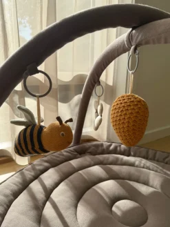 Vanilla COPENHAGEN Aktivitetstæppe - Honeybee Happy- Aktivitetstæpper