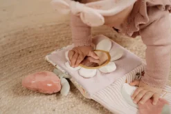 Little Dutch Blød Aktivitetsbog Fairy Garden- Røre- & Følebøger