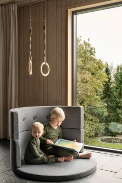 By KlipKlap Børnesofa cirkel - mørkegrå/sortgrå knap-Børn Tumlemøbler