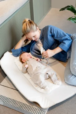 Voksi Carry Me babylift - Seashell Sand Cream- Lifte