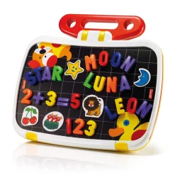 QUERCETTI Magnetiske bogstaver og tal - Sæt med tavle- Magnetlegesæt