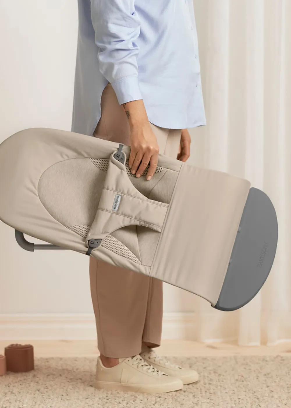 BabyBjörn Skråstol Balance Soft, Sandgrå-Børn Skråstole