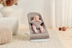 BabyBjörn Skråstol Bliss - Vævet, Blomsterbladsquilt, Sandgrå-Børn Skråstole