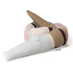 Sebra Strikket pude, Sleepy Croc, birchbark rose mix-Børn Pyntepuder