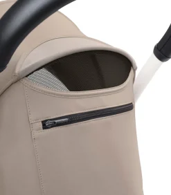 Stokke® YOYO³ Klapvogn - taupe på hvidt stel- Rejseklapvogne
